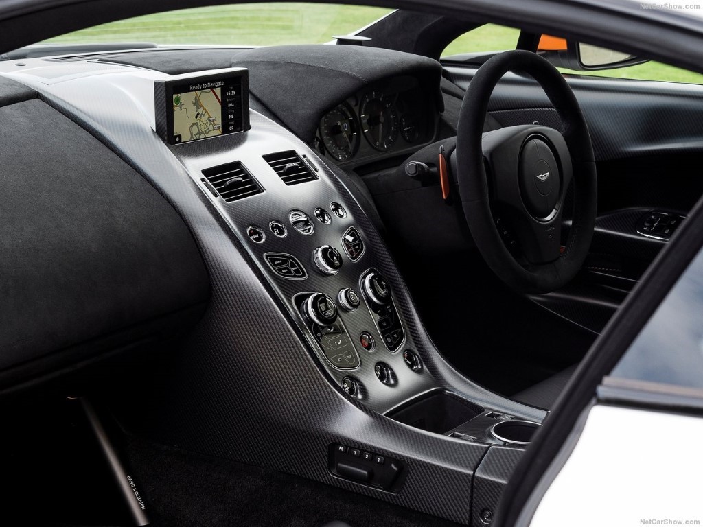 Aston Martin Vantage V12 5.9 GT12